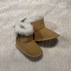 3-6M Carter’s Cozy Tan Booties with White Fur Trim